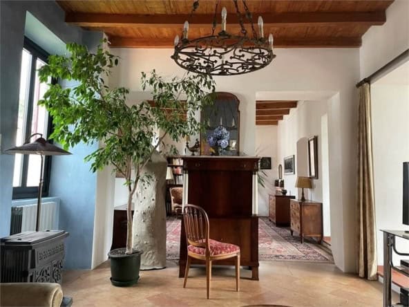 Cocquio-Trevisago property