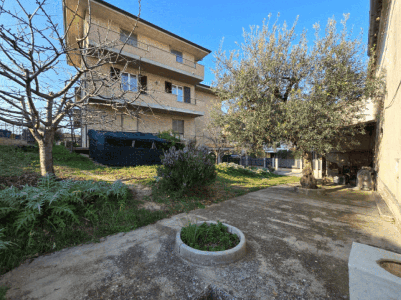 Lapedona property